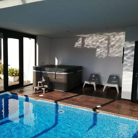 Casa Ceca De La Playa Y Barcelona, Con Piscina Climatizada Y Jacuzzi Villa บัญโรมานัส ภายนอก รูปภาพ